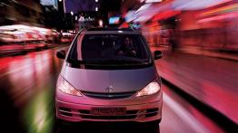 Toyota Previa - widok z przodu