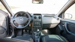 Dacia Duster Blackstorm 4X4 1.5 dCi 110 KM - galeria redakcyjna - pełny panel przedni
