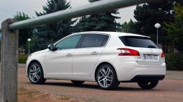 Peugeot 308 II Hatchback 5d - galeria redakcyjna - lewy bok