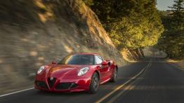 Alfa Romeo 4C (2015) - wersja amerykańska - widok z przodu