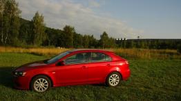 Mitsubishi Lancer IX Sportback 1.6 MIVEC 117KM - galeria redakcyjna 2 - lewy bok