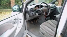 Chrysler Voyager V 2.5 CRD 143KM - galeria redakcyjna - pełny panel przedni