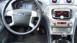 Ford Mondeo IV Hatchback 2.0 Duratec 145KM - galeria redakcyjna - kokpit