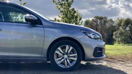 Peugeot 308 SW 1.5 BlueHDI 130 KM - galeria redakcyjna - prawy bok