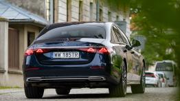 Porównanie: Audi A6 Limousine TDI quattro vs Mercedes Klasa E 220 d 4MATIC. Niemiecka klasyka