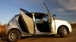 Lancia Ypsilon IV Hatchback 5d 1.3 Multijet 16v 95KM - galeria redakcyjna 2 - prawy bok