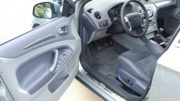 Ford Mondeo 2.5T 2007 - galeria redakcyjna - widok ogólny wnętrza z przodu