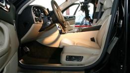 Bentley Continetal Flying Spur - galeria redakcyjna - widok ogólny wnętrza z przodu
