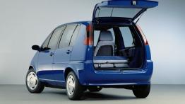 Mercedes Family Car China - tył - bagażnik otwarty