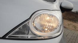 Peugeot 107 Hatchback 5d Facelifting 2012 1.0 VTI 68KM - galeria redakcyjna - lewy przedni reflektor