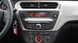 Citroen C-Elysee II Sedan 1.6 VTi 115KM - galeria redakcyjna - konsola środkowa