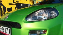 Fiat Punto Punto 2012 Hatchback 5d 0.9 TwinAir 8v 85KM - galeria redakcyjna - lewy przedni reflektor