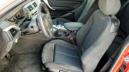 BMW Seria 1 F20-F21 Hatchback 3d M 135i 320KM - galeria redakcyjna - widok ogólny wnętrza z przodu