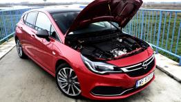 Opel Astra 1.6 Turbo 200 KM - galeria redakcyjna - maska otwarta