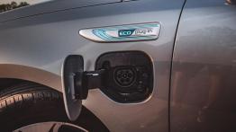Kia Optima Kombi PHEV 2.0 GDi 205 KM - galeria redakcyjna - gniazdo ?adowania