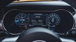 Ford Mustang (2018) - galeria redakcyjna - zestaw wska?ników