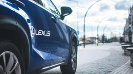 Lexus NX 200t F-Sport - galeria redakcyjna - bok - inne ujęcie