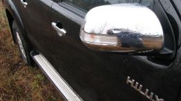 Toyota Hilux VII Podwójna kabina Facelifting 3.0 D-4D 171KM - galeria redakcyjna - prawe lusterko ze