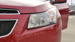Chevrolet Cruze - galeria redakcyjna - prawy przedni reflektor - wyłączony