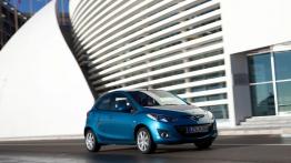 Mazda 2 Facelifting - wersja 5-drzwiowa - widok z przodu