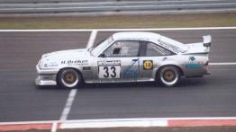 Opel Manta - lewy bok