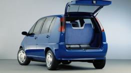 Mercedes Family Car China - tył - bagażnik otwarty