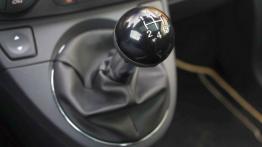 Fiat 500 II 1.3 Multijet 16V 95KM - galeria redakcyjna - dźwignia zmiany biegów