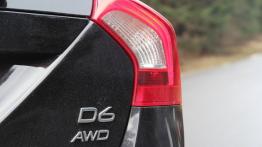 Volvo V60 Facelifting Plug-in Hybrid - galeria redakcyjna - emblemat