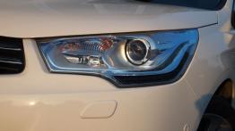 Citroen C4 II Hatchback 5d 2.0 HDi 150KM - galeria redakcyjna - lewy przedni reflektor - wyłączony