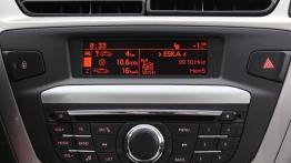 Citroen C-Elysee II Sedan 1.6 VTi 115KM - galeria redakcyjna - radio/cd/panel lcd
