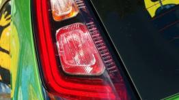 Fiat Punto Punto 2012 Hatchback 5d 0.9 TwinAir 8v 85KM - galeria redakcyjna - lewy tylny reflektor -