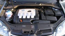 Volkswagen Jetta V - galeria redakcyjna - maska otwarta