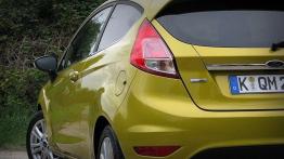 Ford Fiesta VII Facelifting - galeria redakcyjna - lewy tylny reflektor - wyłączony