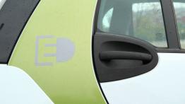 Smart fortwo electric drive - galeria redakcyjna - klamka przód