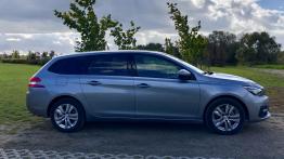 Peugeot 308 SW 1.5 BlueHDI 130 KM - galeria redakcyjna - prawy bok