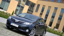 Toyota Avensis - z emeryta w nastolatka