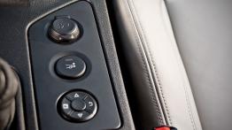 Peugeot RCZ Coupe 1.6L THP 16v 200KM - galeria redakcyjna - tunel środkowy między fotelami