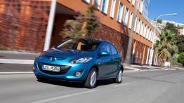 Mazda 2 Facelifting - wersja 5-drzwiowa - widok z przodu