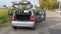 Kia Picanto 1.1 EX - tył - reflektory wyłączone