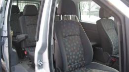 Mercedes Vito Kombi 115 CDI - galeria redakcyjna - widok ogólny wnętrza z przodu
