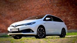 Toyota Auris II Touring Sports Facelifting 1.8 Hybrid 136 KM - galeria redakcyjna - widok z przodu