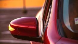 Nissan Pulsar 1.2 DIG-T 115 KM - galeria redakcyjna - prawe lusterko zewnętrzne, przód