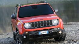 Jeep Renegade Trailhawk (2015) - wersja europejska - widok z przodu