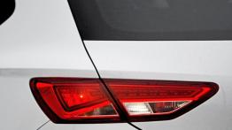 Seat Leon III SC Cupra 2.0 TSI 280KM - galeria redakcyjna - lewy tylny reflektor - wyłączony