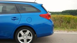 Toyota Auris II Touring Sports Valvematic 130 - galeria redakcyjna - lewe tylne nadkole