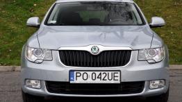 Skoda Superb II Kombi 2.0 TDI CR DPF 170KM - galeria redakcyjna - widok z przodu