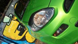 Fiat Punto Punto 2012 Hatchback 5d 0.9 TwinAir 8v 85KM - galeria redakcyjna - prawy przedni reflekto