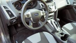 Ford Focus III Kombi 1.6 EcoBoost 150KM - galeria redakcyjna - pełny panel przedni