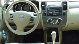 Nissan Tiida - galeria redakcyjna - kokpit