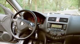 Honda Accord VII Sedan 2.2 i-CTDi 140KM - galeria redakcyjna - kokpit